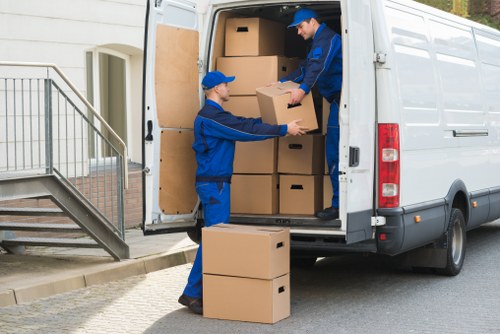 Short-term storage units in Goddington for temporary space needs